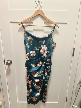 WDIRARA Floral Print Cowl Neck Sleeveless Ruched Split Thigh Satin Dress- Sz: M